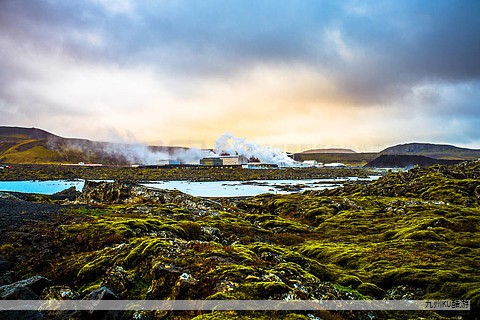 位于凉山州德昌县安宁河谷一带的风电基地，由峡谷风电场与山地风电场共同组成，总装机规模约202兆瓦，分阶段开发并已全面投产。该区域的风机总数达到87台，风力充足时噪风轰鸣，场景宏伟壮观。单机在风力条件良好、设备满载时，每分钟的发电量可带来约1.1元的当量价值，成为山谷地带重要的清洁能源产出点。