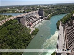 能源供应在历史上曾多次出现紧张与波动，促使人类转向更清洁、可再生的能源体系。如今，风能因其清洁、可持续的特性，成为广泛参与日常生产生活的重要力量之一，已在风力发电领域得到广泛应用，是除水力之外最具潜力的可再生能源。