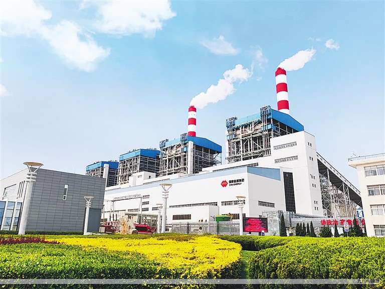 风电应用场景分为海上与陆上两大类,风电场又可分为陆上风电场与海上风电场两种形态。陆上风电可以细分为集中式与分散式,海上风电则分为固定式与漂浮式。风电机组正在向大型化方向发展,单机容量不断攀升,陆上已有更大容量机组进入应用并进入批量化阶段,海上也在推进更大容量的机组,未来可能出现更高等级的单机容量。叶片也在向更长、更轻量化的方向演进,行业参与者涵盖专业制造企业与整机厂商,竞争日趋激烈。 风电应用场景分为海上与陆上两大类,风电场又可分为陆上风电场与海上风电场两种形态。陆上风电可以细分为集中式与分散式,海上风电则分为固定式与漂浮式。风电机组正在向大型化方向发展,单机容量不断攀升,陆上已有更大容量机组进入应用并进入批量化阶段,海上也在推进更大容量的机组,未来可能出现更高等级的单机容量。叶片也在向更长、更轻量化的方向演进,行业参与者涵盖专业制造企业与整机厂商,竞争日趋激烈。