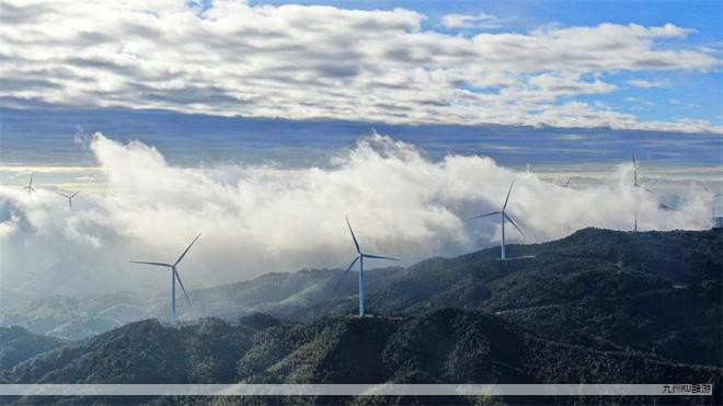 在全球能源转型的背景下,太阳能凭借清洁、可再生的特性,正逐步成为未来能源体系的重要支撑。随着新材料、制造工艺和系统集成技术的持续进步,太阳能不仅为人类提供稳定的电力和热能来源,也为应对气候挑战与实现长期可持续发展提供了强有力的动力。下文从基本概念、技术发展、应用现状及未来机遇与挑战等维度,系统梳理太阳能的全景图。 在全球能源转型的背景下,太阳能凭借清洁、可再生的特性,正逐步成为未来能源体系的重要支撑。随着新材料、制造工艺和系统集成技术的持续进步,太阳能不仅为人类提供稳定的电力和热能来源,也为应对气候挑战与实现长期可持续发展提供了强有力的动力。下文从基本概念、技术发展、应用现状及未来机遇与挑战等维度,系统梳理太阳能的全景图。