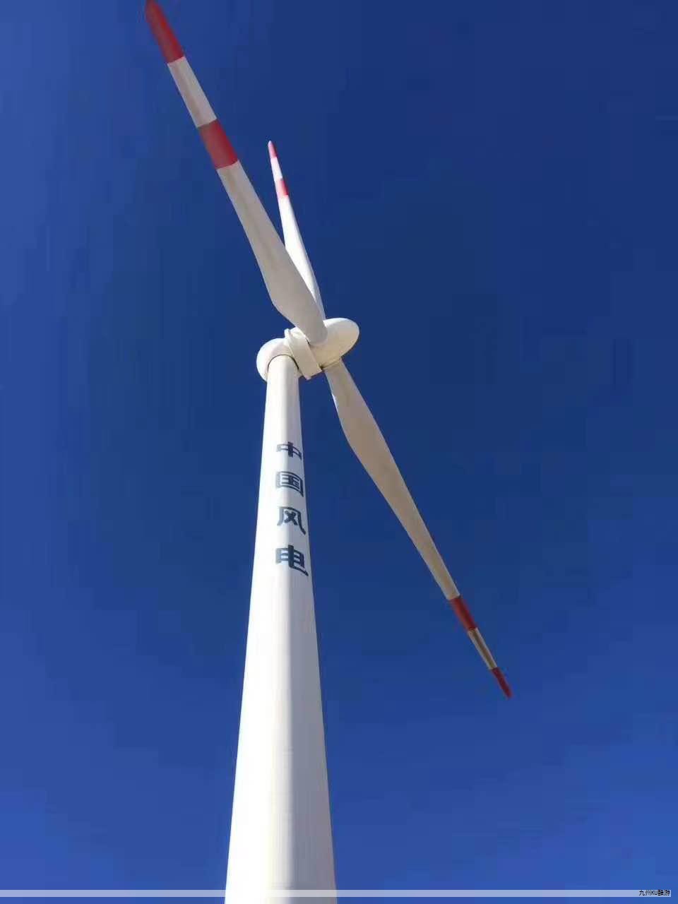 太阳能作为全球绿色转型的核心驱动力,凭借高效与低碳的特性成为实现碳中和目标的重要支撑。然而,太阳能面板在制造环节对稀有金属的依赖以及工艺的复杂性,也带来了一系列挑战。本篇将系统解析太阳能设备的工作原理、成本演变、以及支撑面板背后的稀有金属需求,并梳理各国的贡献以及在发展过程中遇到的天气等不可抗力与相关问题。 太阳能作为全球绿色转型的核心驱动力,凭借高效与低碳的特性成为实现碳中和目标的重要支撑。然而,太阳能面板在制造环节对稀有金属的依赖以及工艺的复杂性,也带来了一系列挑战。本篇将系统解析太阳能设备的工作原理、成本演变、以及支撑面板背后的稀有金属需求,并梳理各国的贡献以及在发展过程中遇到的天气等不可抗力与相关问题。