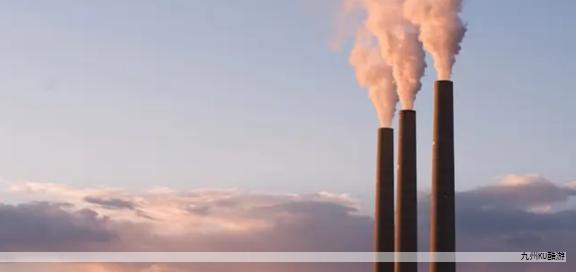 太阳能热发电系统通过将太阳光转化为热能再驱动发电设备来实现发电。核心环节包括集热、储热与发电三部分,通过反射镜、集热板等方式聚焦阳光,将热能储存在熔盐、水等介质中,并经热交换器驱动涡轮与发电机,完成电力输出。该技术具备可再生、具备储能能力、技术成熟度不断提高、成本下降与就业带动等优点。虽然存在地理限制、初始投资较大、输出稳定性与储能成本等挑战,但其在全球能源结构中的地位日益突出,随着科技进步,未来有望成为可靠的电力来源。 太阳能热发电系统通过将太阳光转化为热能再驱动发电设备来实现发电。核心环节包括集热、储热与发电三部分,通过反射镜、集热板等方式聚焦阳光,将热能储存在熔盐、水等介质中,并经热交换器驱动涡轮与发电机,完成电力输出。该技术具备可再生、具备储能能力、技术成熟度不断提高、成本下降与就业带动等优点。虽然存在地理限制、初始投资较大、输出稳定性与储能成本等挑战,但其在全球能源结构中的地位日益突出,随着科技进步,未来有望成为可靠的电力来源。