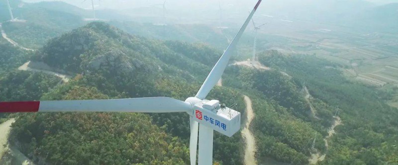 箱门前端面设有控制面板