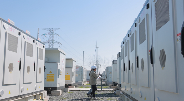 储层识别精度提升30%以上；完善优快钻完井技术