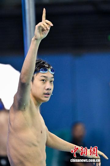 18岁张展硕全运会200米自由泳夺冠打破全国青年纪