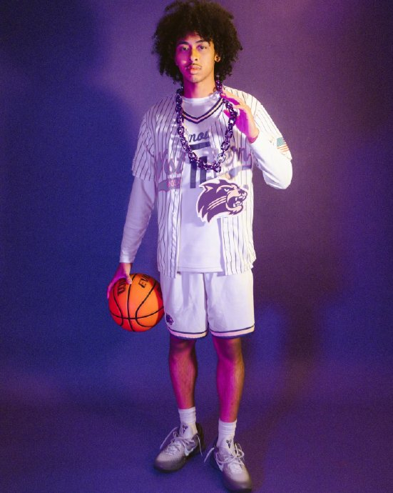 18岁中国篮球新星朱正承诺加盟西卡罗莱纳大学