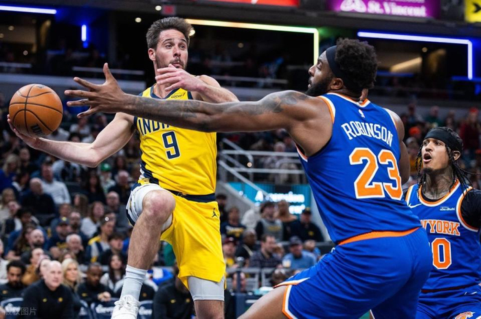 米切尔·罗宾逊22篮板统治内线 助尼克斯力克步行